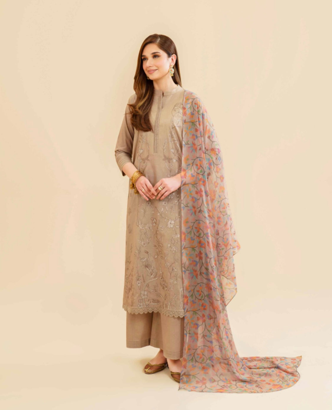 < Nishat > 3PC Cambric Stitched Suit with Digital Printed Crinkle Chiffon Dupatta & Dyed Cambric Trousers [ #O4 ] SIZE M