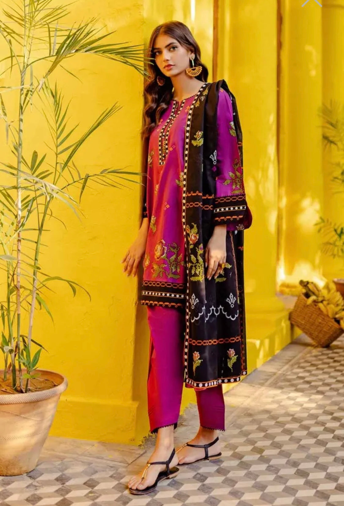 < GulAhmed > 3PC Printed Lawn  
Stitched Suit [ #J1 ] SIZE M