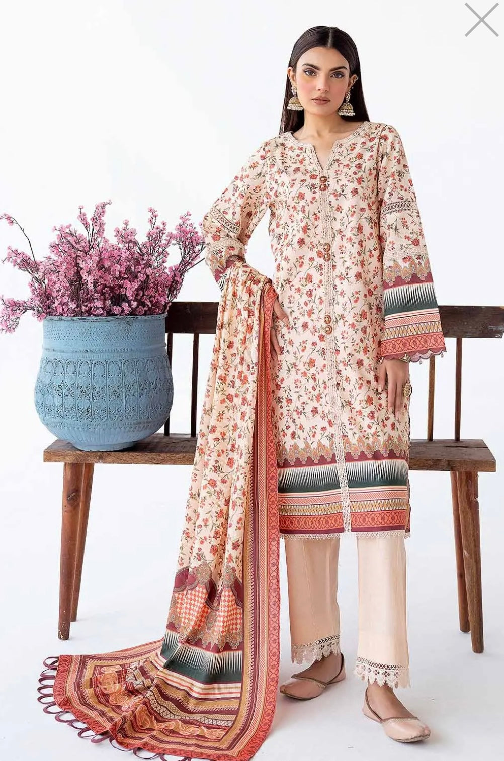 < GulAhmed > 3PC Printed Lawn  
Stitched Suit [ #K4 ] SIZE L