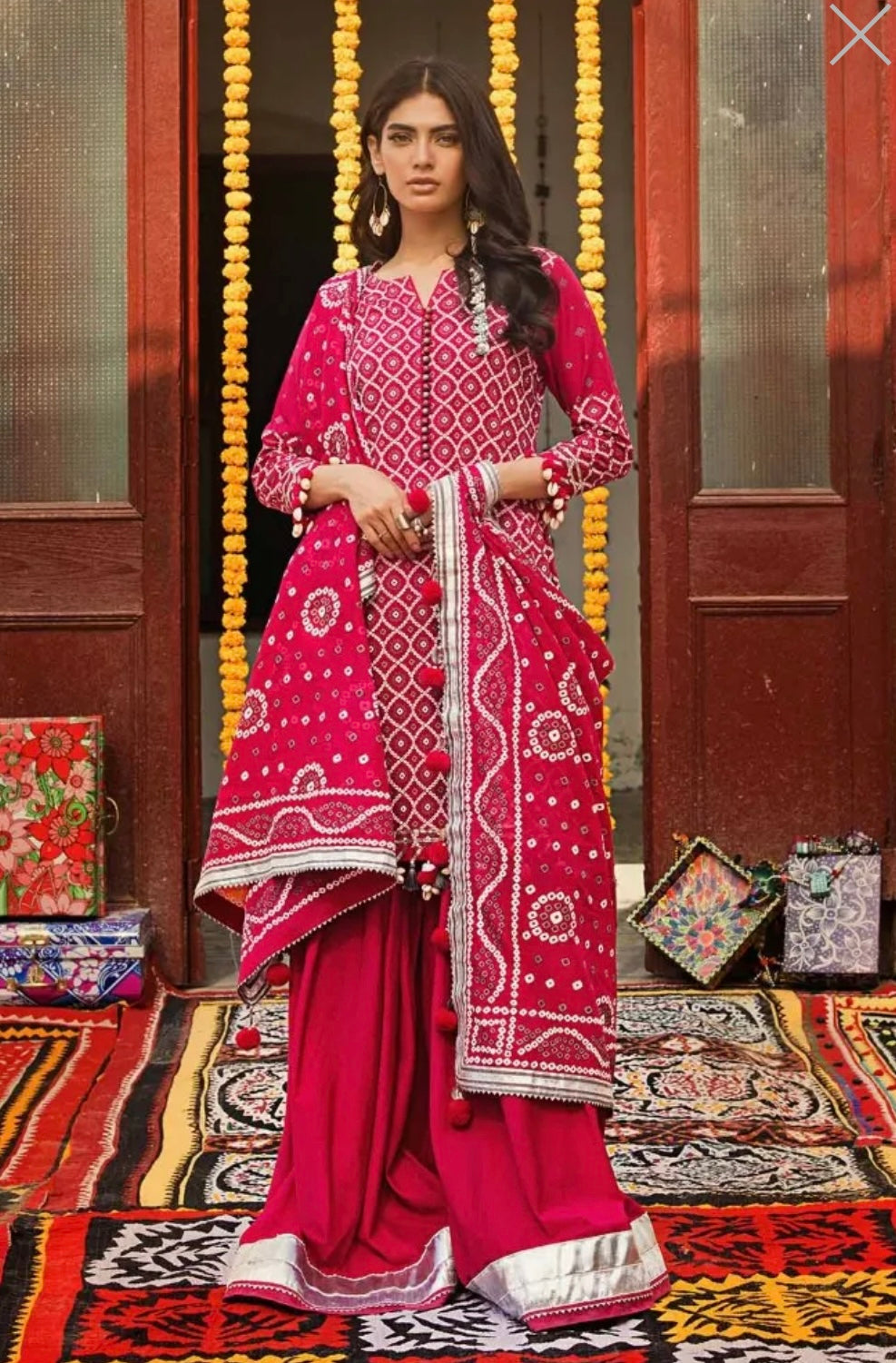 < GulAhmed > 3PC Lacquer Printed Lawn  
Stitched Suit [ #I8 ] SIZE M