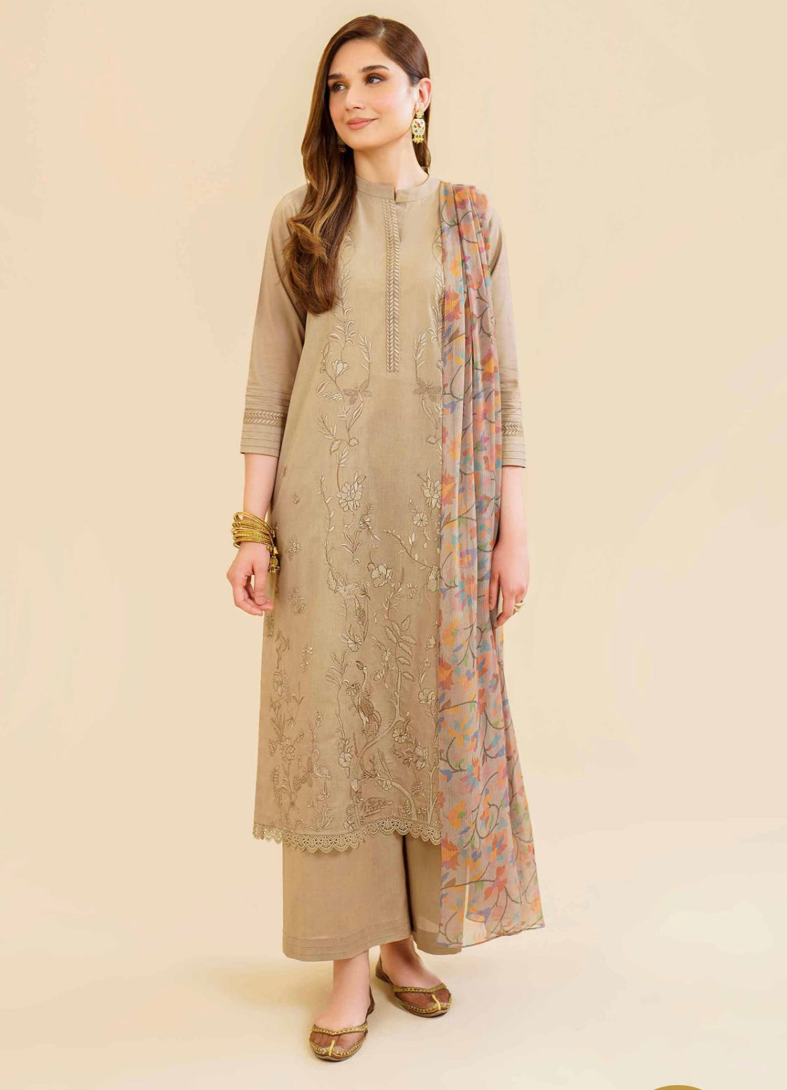 < Nishat > 3PC Cambric Stitched Suit with Digital Printed Crinkle Chiffon Dupatta & Dyed Cambric Trousers [ #O4 ] SIZE M