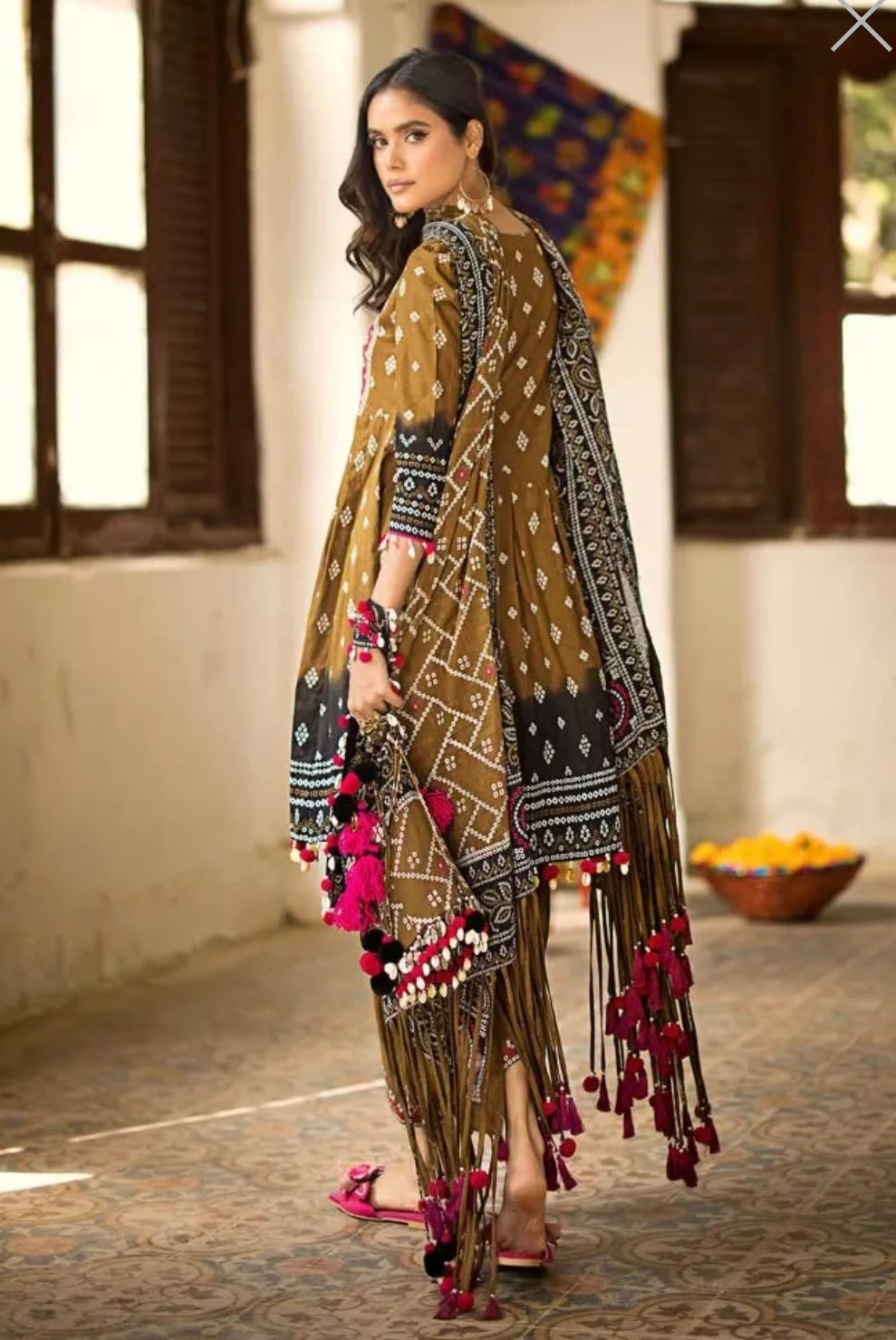 < GulAhmed > 3PC Printed Lawn  
Stitched Suit [ #E9 ] SIZE S