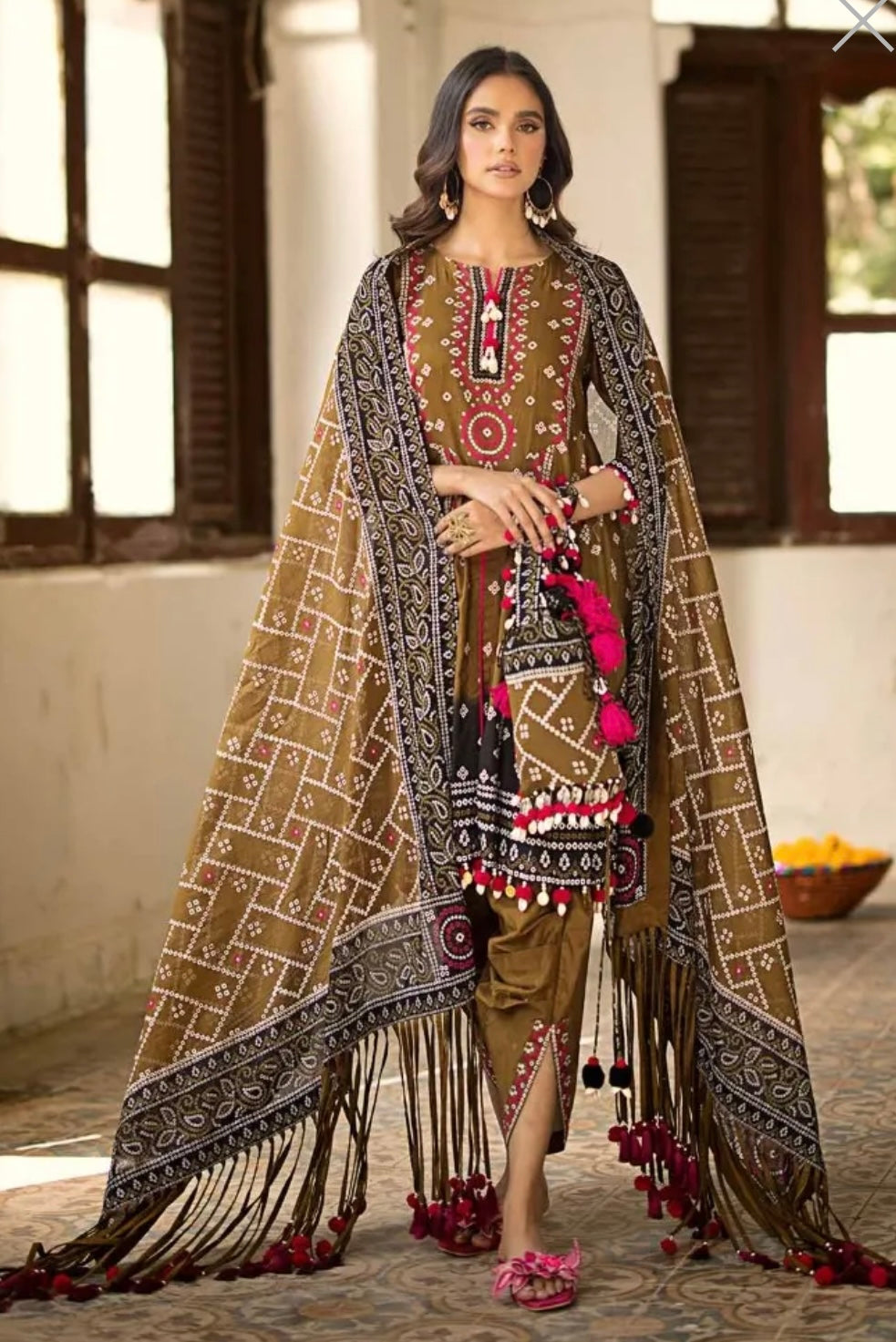 < GulAhmed > 3PC Printed Lawn  
Stitched Suit [ #E9 ] SIZE S