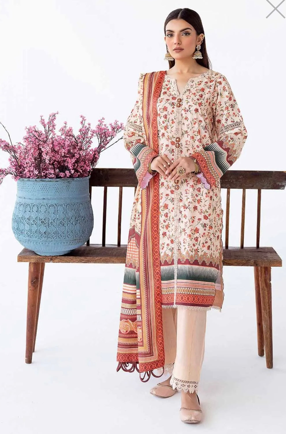 < GulAhmed > 3PC Printed Lawn  
Stitched Suit [ #K4 ] SIZE L