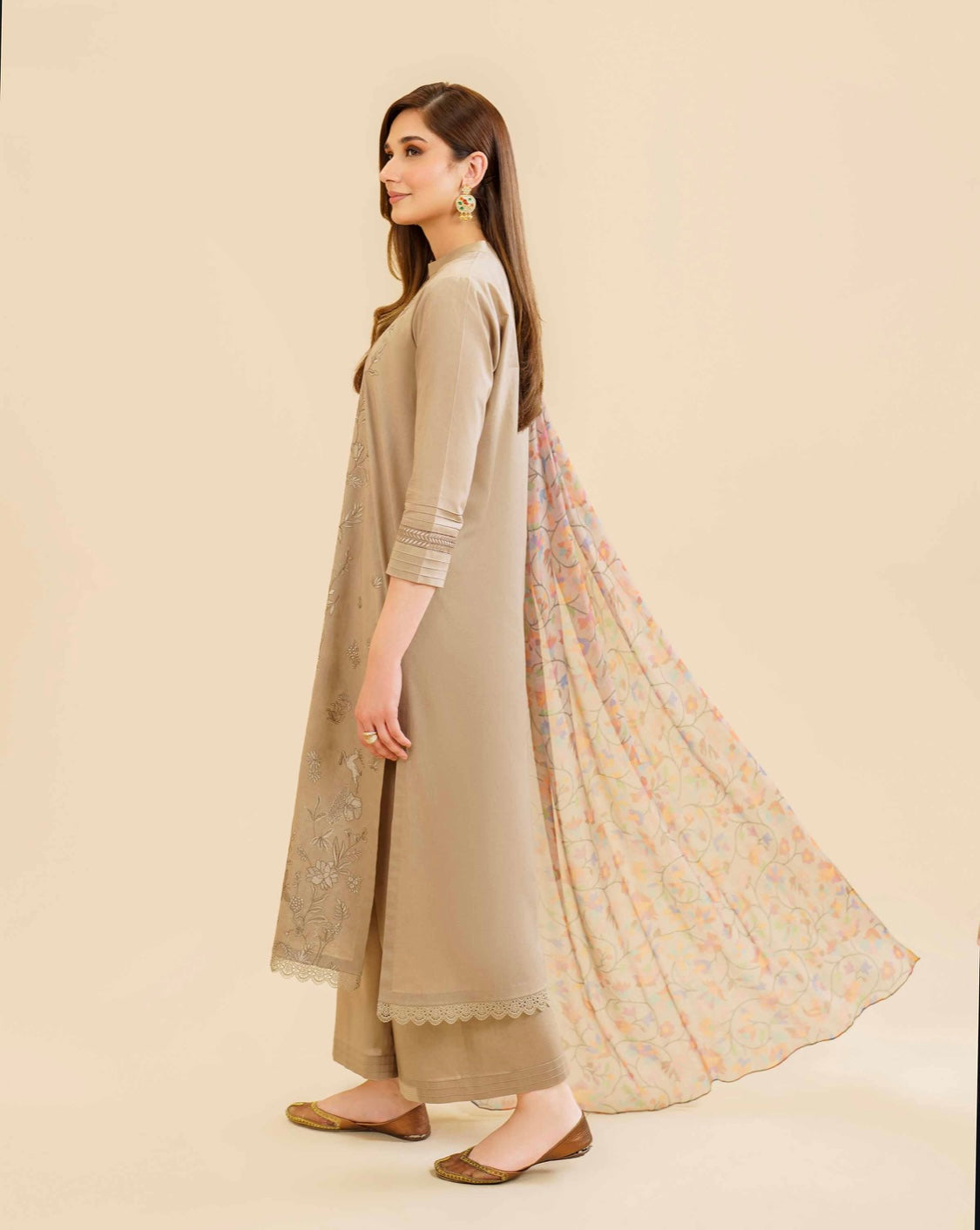 < Nishat > 3PC Cambric Stitched Suit with Digital Printed Crinkle Chiffon Dupatta & Dyed Cambric Trousers [ #O4 ] SIZE M