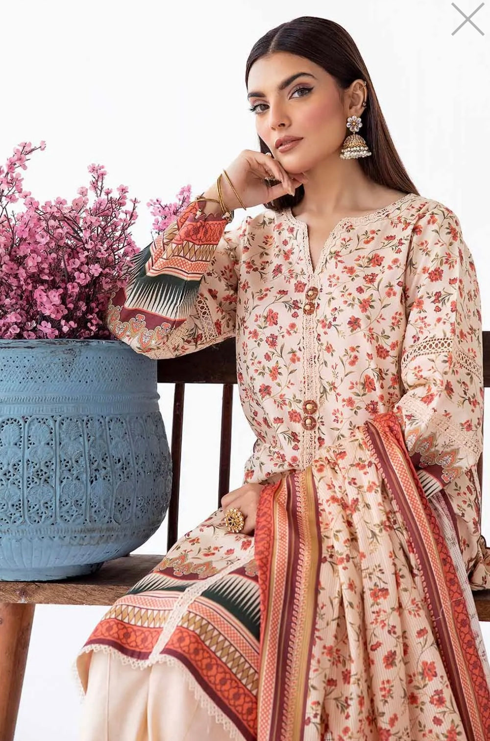 < GulAhmed > 3PC Printed Lawn  
Stitched Suit [ #K4 ] SIZE L